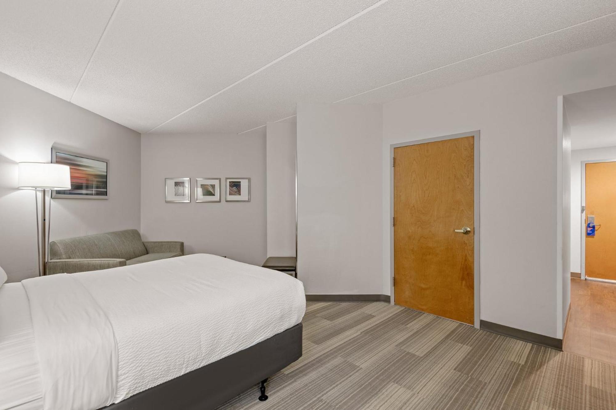 Holiday Inn Express Hershey-Harrisburg Area By Ihg Exterior photo