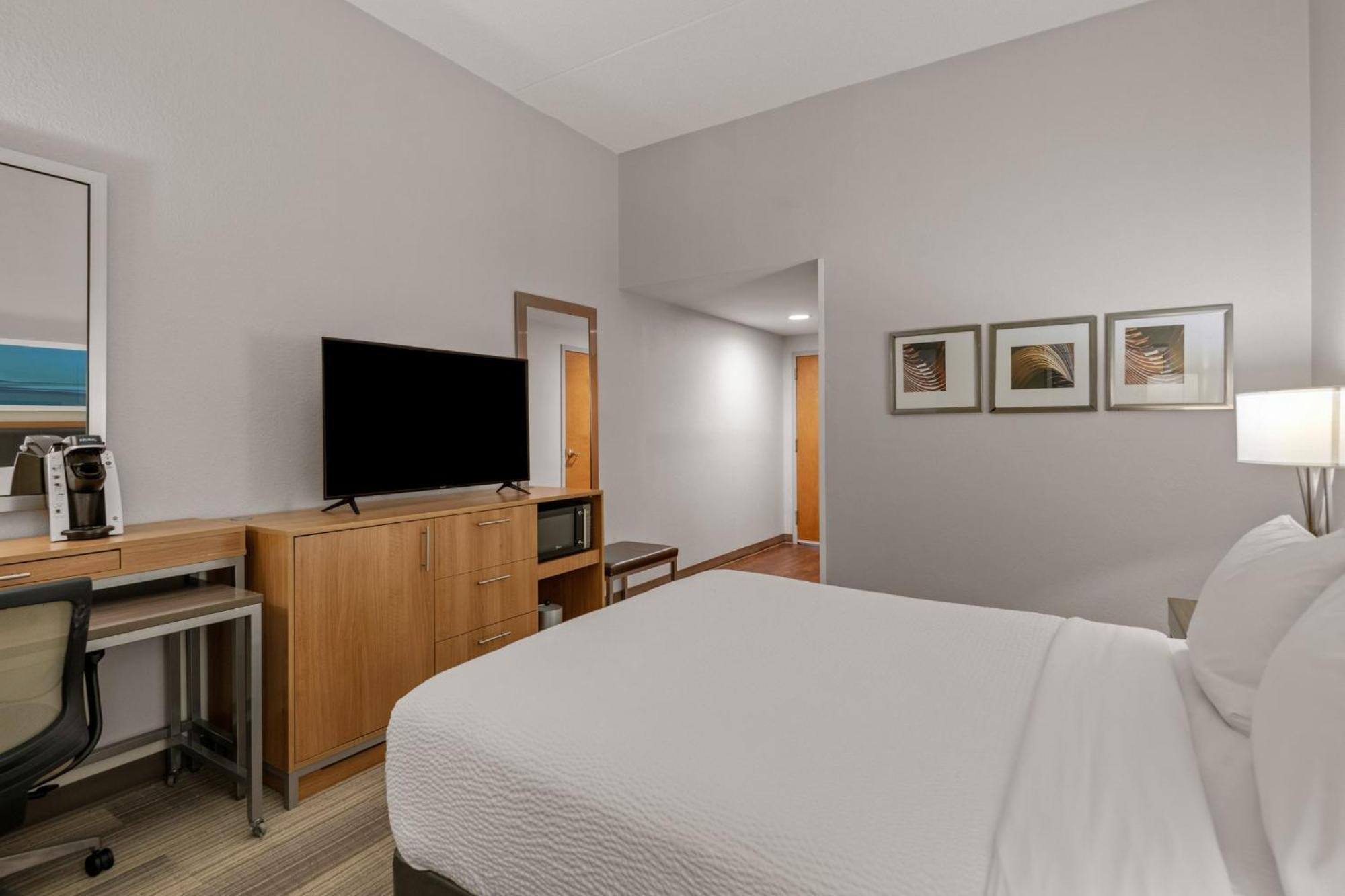 Holiday Inn Express Hershey-Harrisburg Area By Ihg Exterior photo