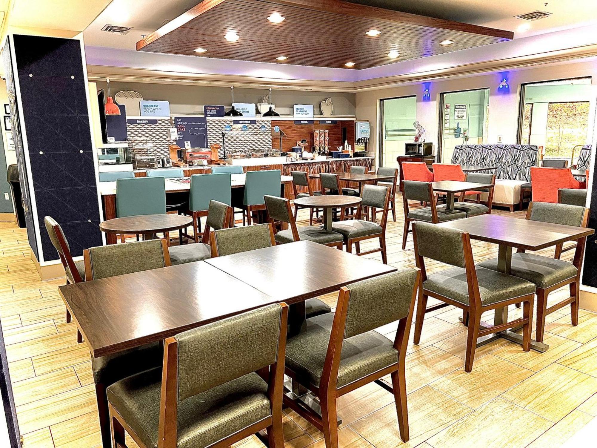 Holiday Inn Express Hershey-Harrisburg Area By Ihg Exterior photo